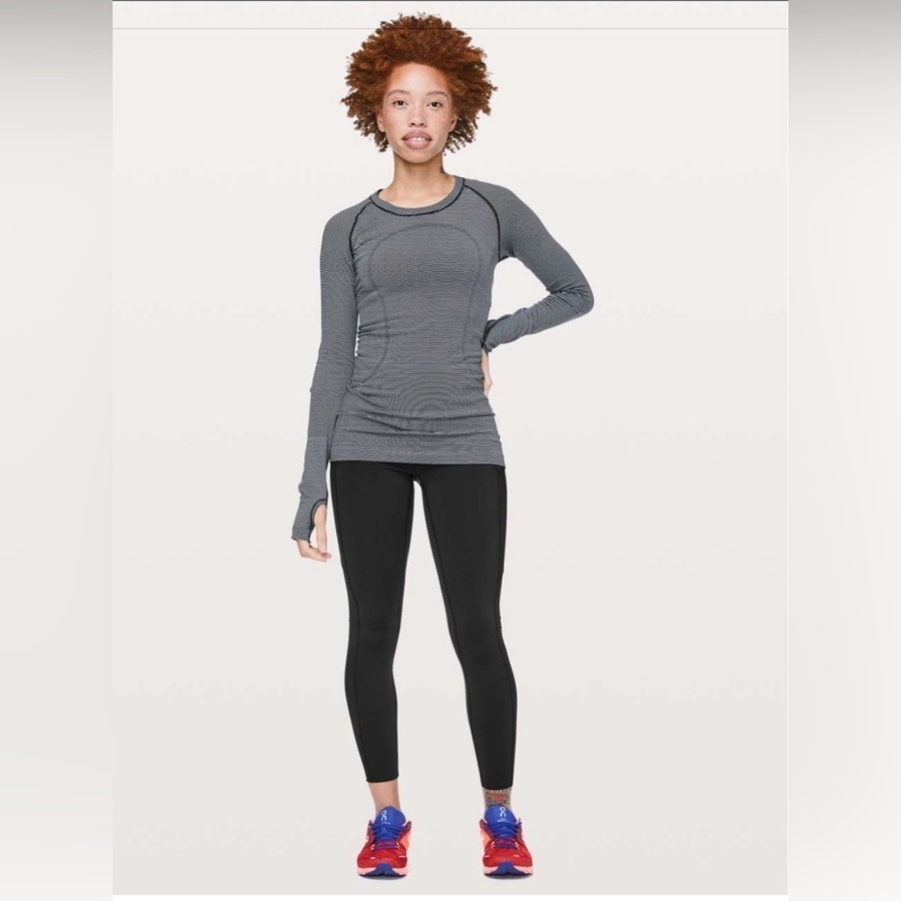 Lululemon Fast & Free 7/8 Tight II *Non-Reflective Nulux 25"
Black Size 6